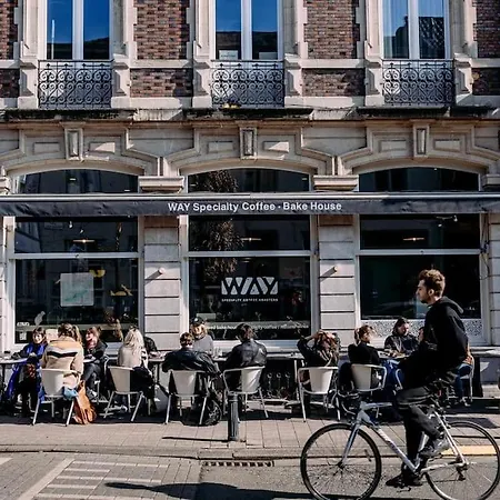 Retreat In The Centre Of